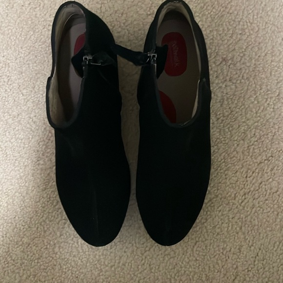 Soft walk Rocklin black perforated suede boots for women size 9m - Picture 2 of 4